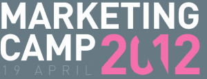 Marketing Camp 2012 | Henrik Bondtofte et skilt, der siger marketing camp 2012.